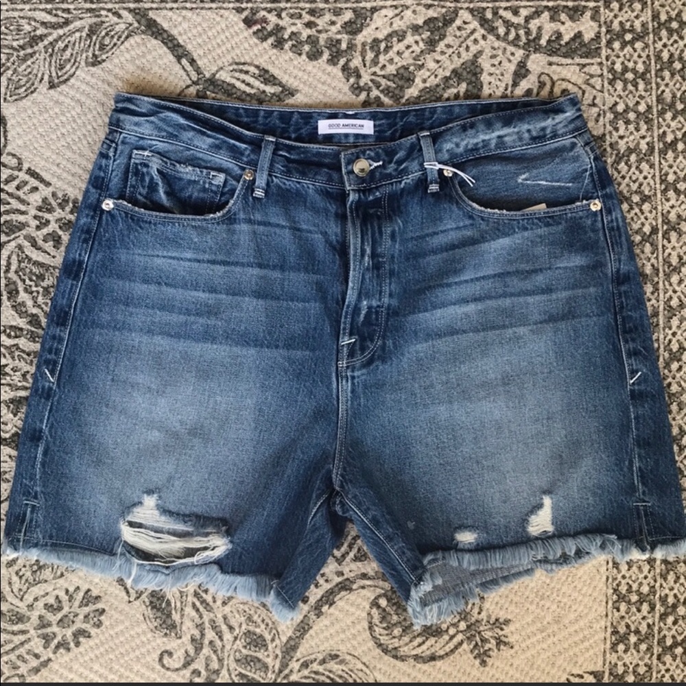 Good American Distressed High Rise Shorts - 12/31